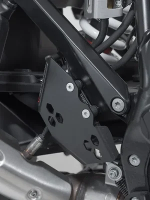Ausverkauf SW-Motech Bremspumpen-Schutz Schwarz. KTM 1290 Super Adventure (21-).